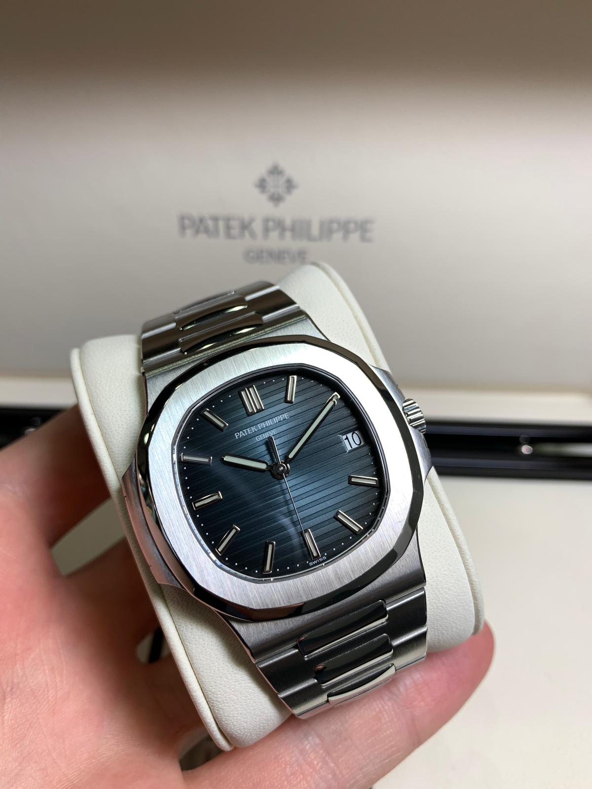 PATEK PHILIPPE NAUTILUS 5711/1A-010 IN STAINLESS STEEL BLUE DIAL - Carr ...