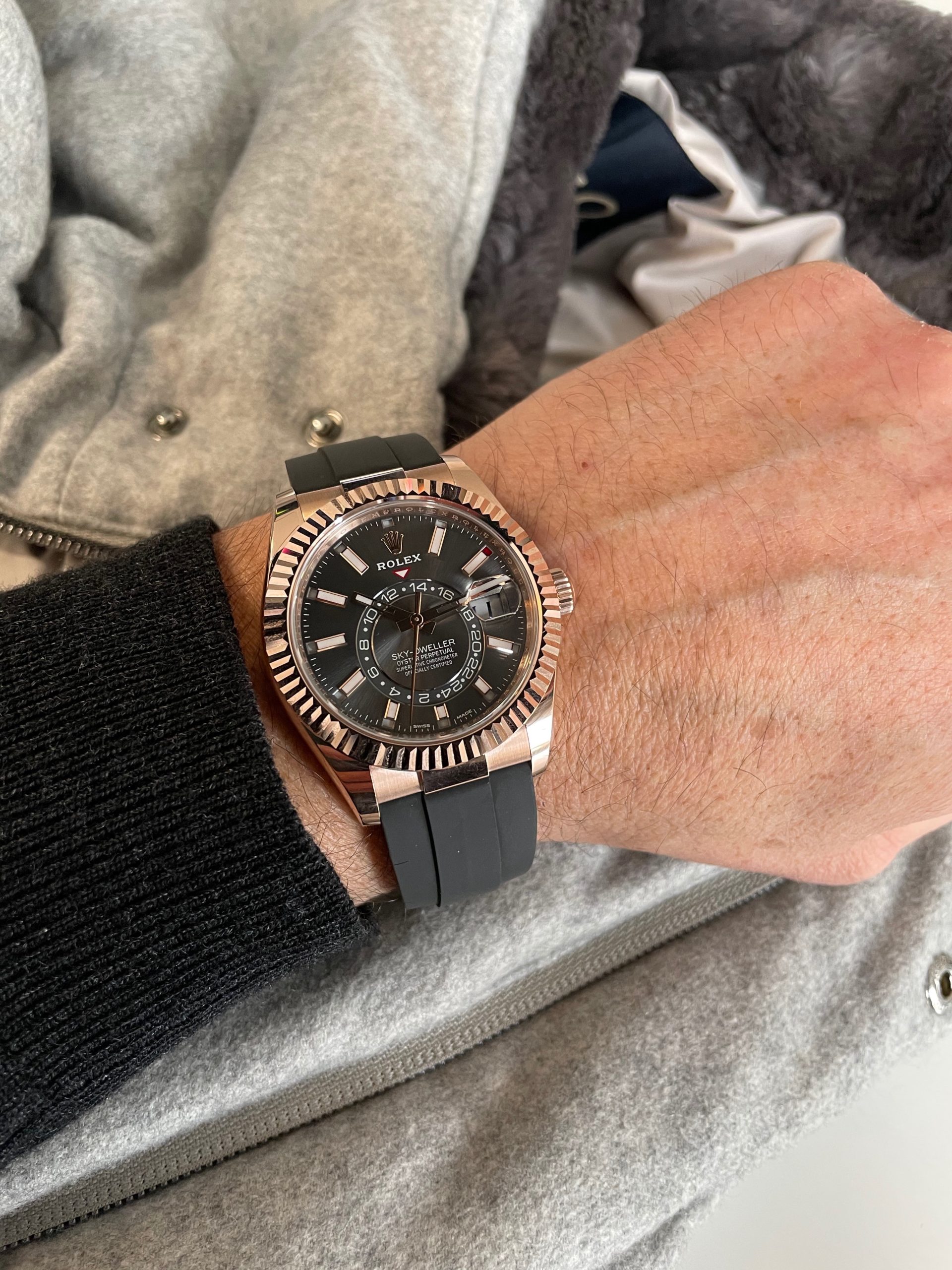 Rose gold 2025 sky dweller