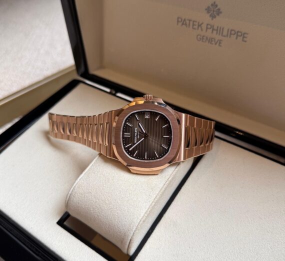 PATEK PHILIPPE NAUTLIS MODEL 5711/1R-001 13